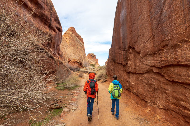 Hiking in Arches National Park - big 5 National Parks Utah